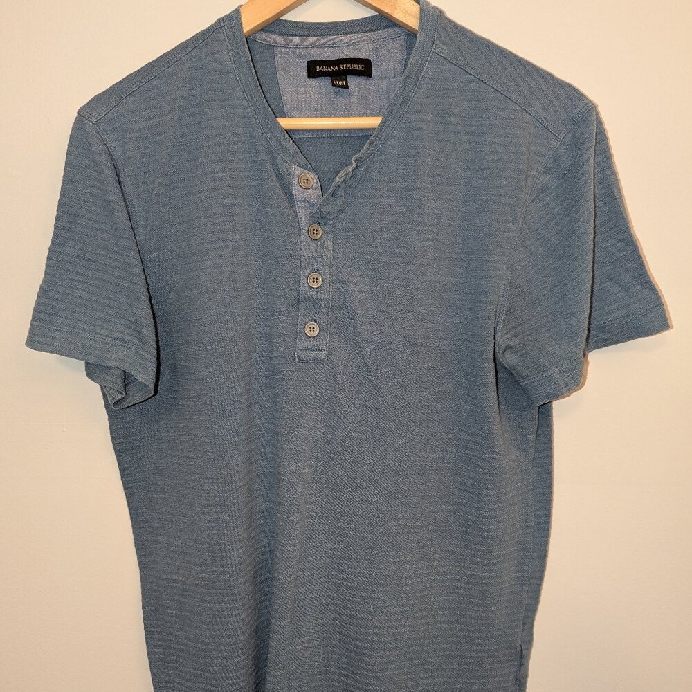 Men's Banana Republic Blue Henley T-Shirt